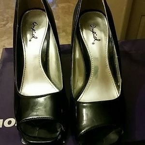 Women open toe shoes